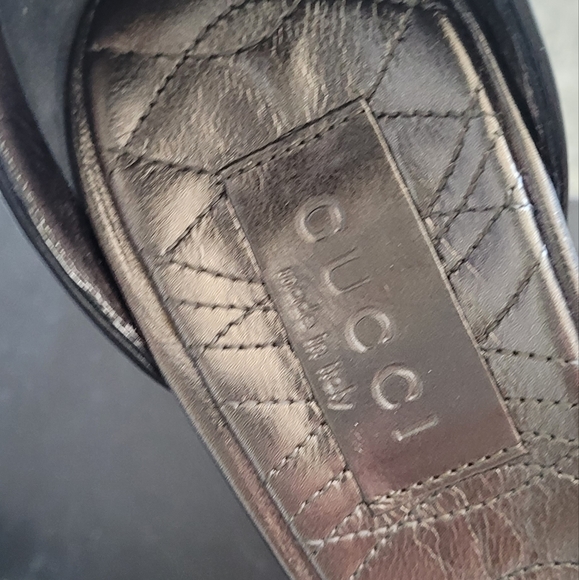 Authentic Vintage Gucci High Heel Sandals, Black/Floral w/ Satin Straps, Size 7 - Picture 5 of 8